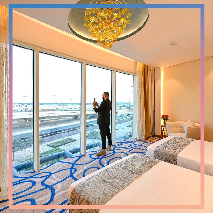 Cielo Hotel Lusail Qatar Buitenkant foto A guest in a room at the hotel